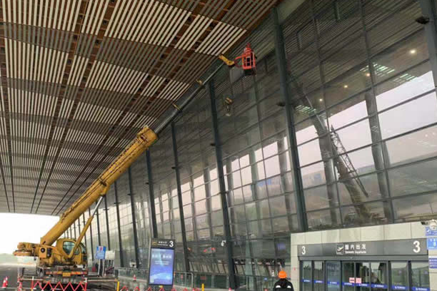 遂溪玻璃幕墙维护和保养